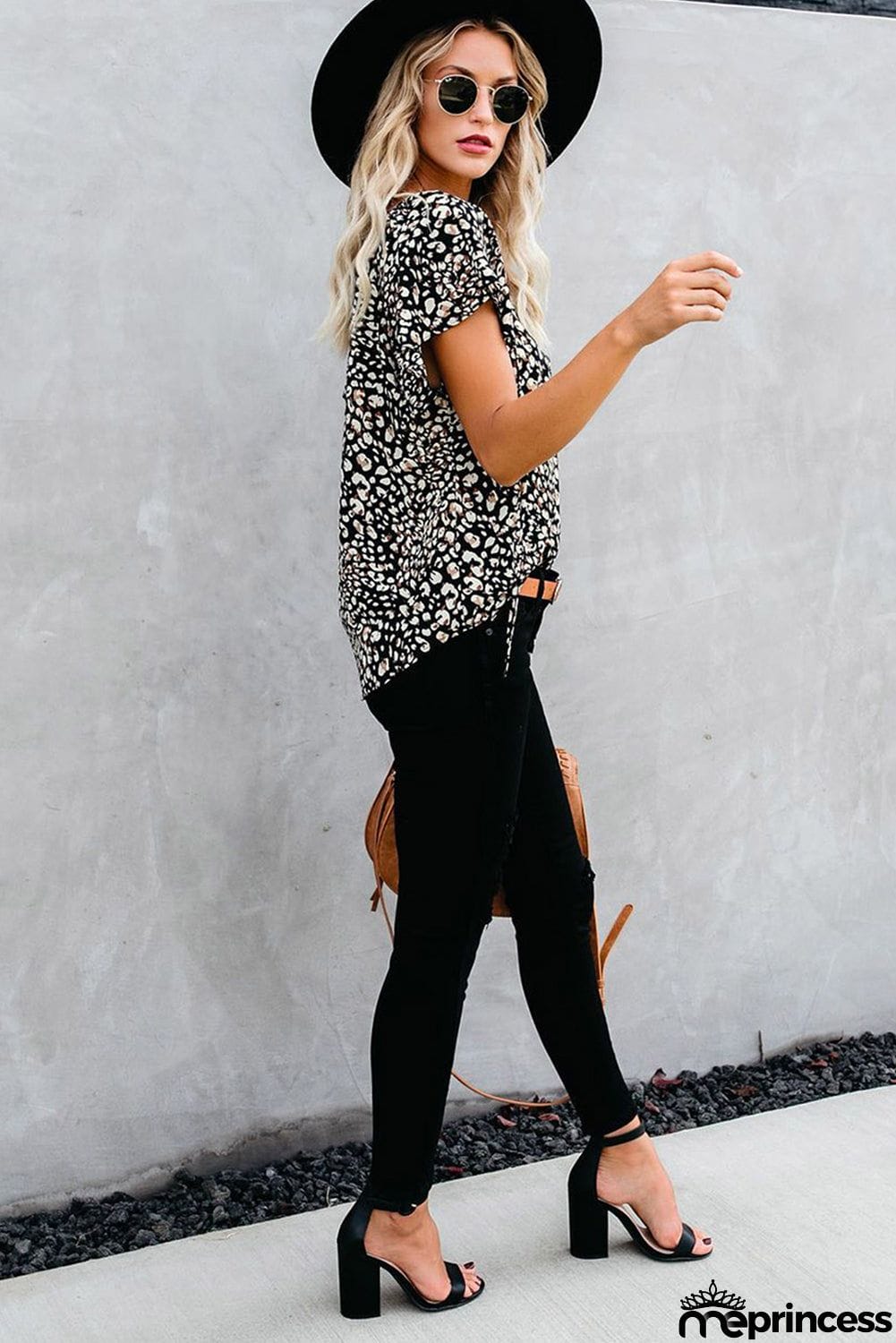 V-neck Short Sleeve Fashion Print Fantasy Fluttering Blouse