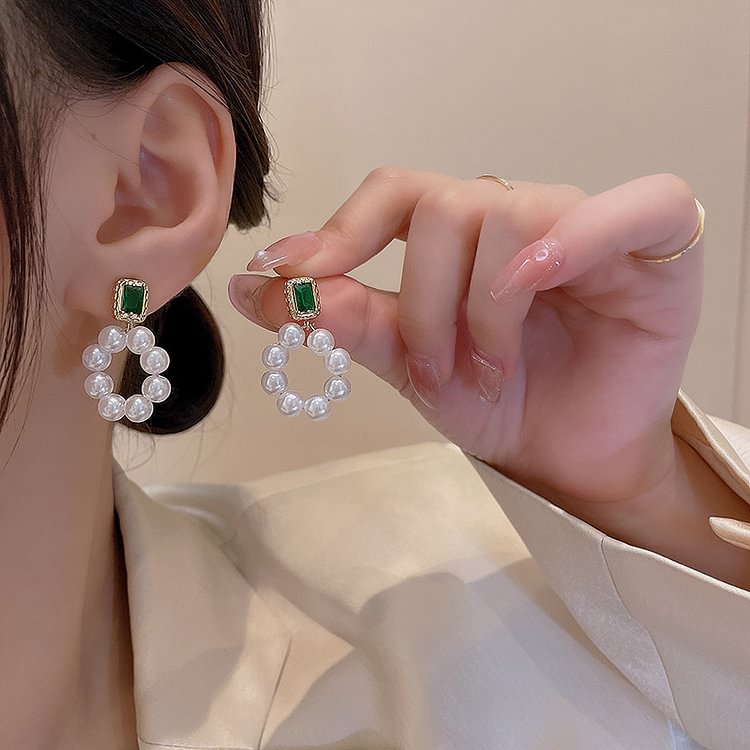 Comstylish Elegant Pearl Emerald Diamond Earrings