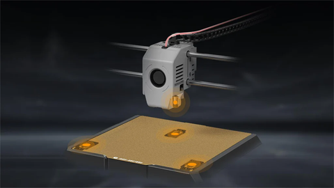 3D打印机热端将线材挤出到加热打印平台