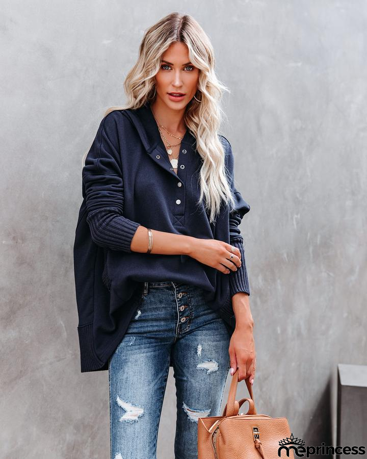 Versatile and airy Blouse
