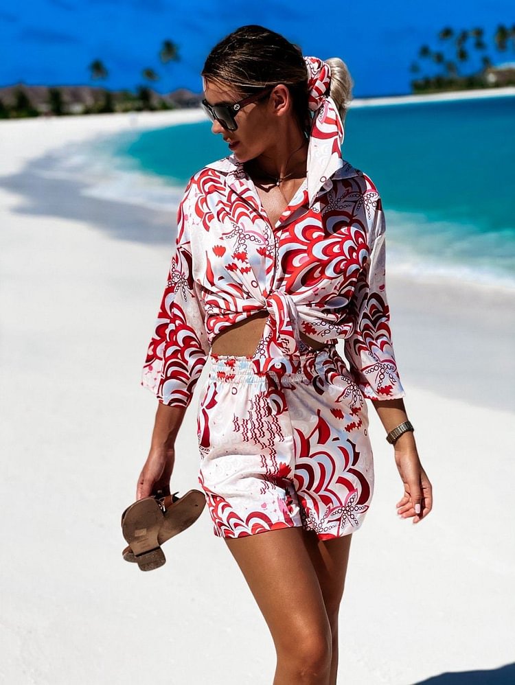 Print Blouse and Shorts Suit
