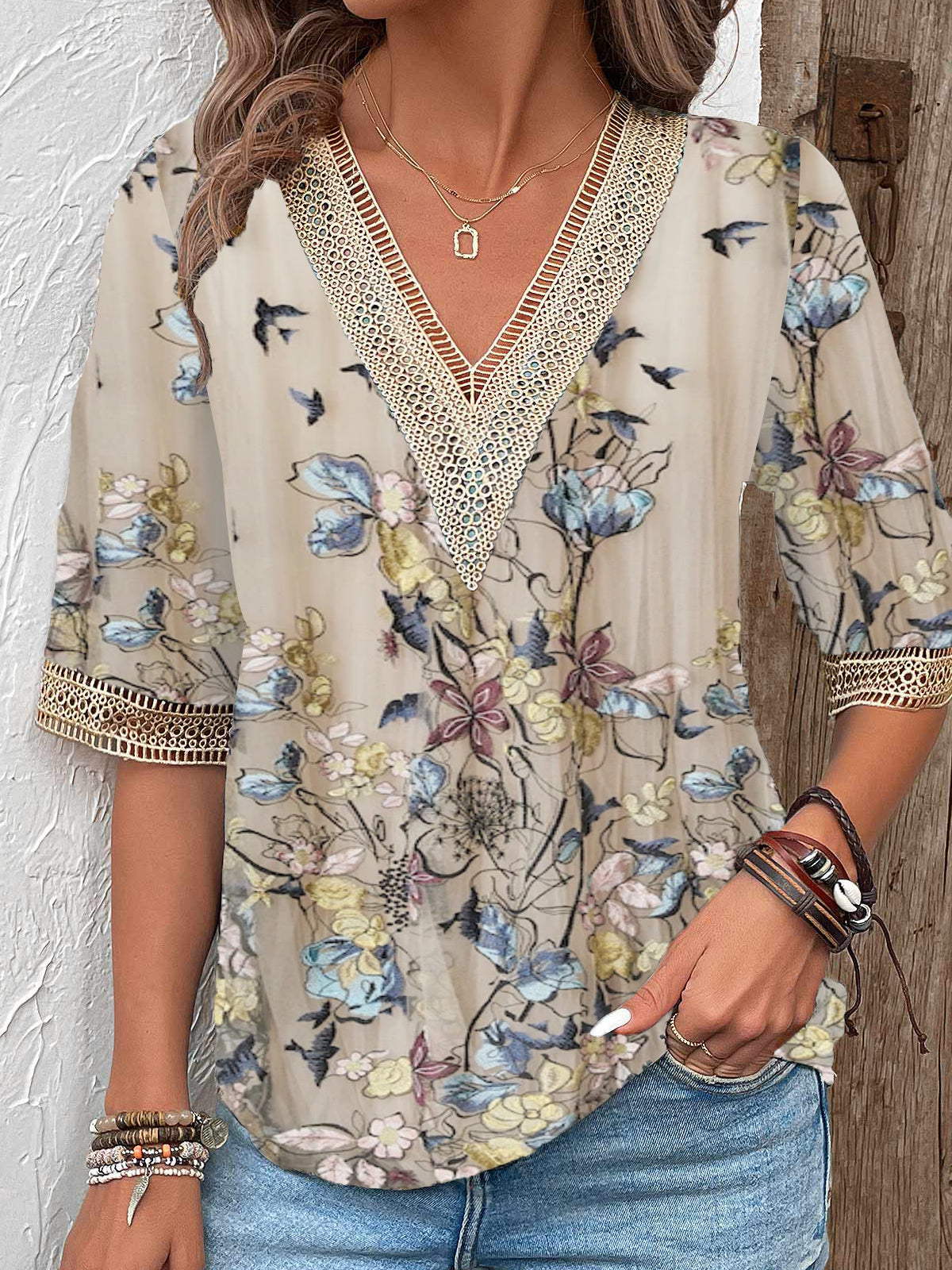Women's Half Sleeve V-neck Graphic Lace Floral Printed Top