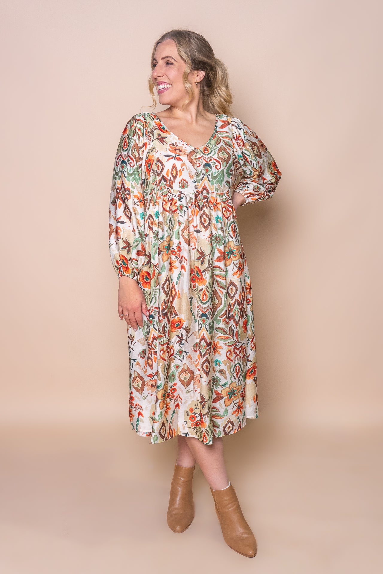 Sarah-Lee Midi Dress in Green Multi