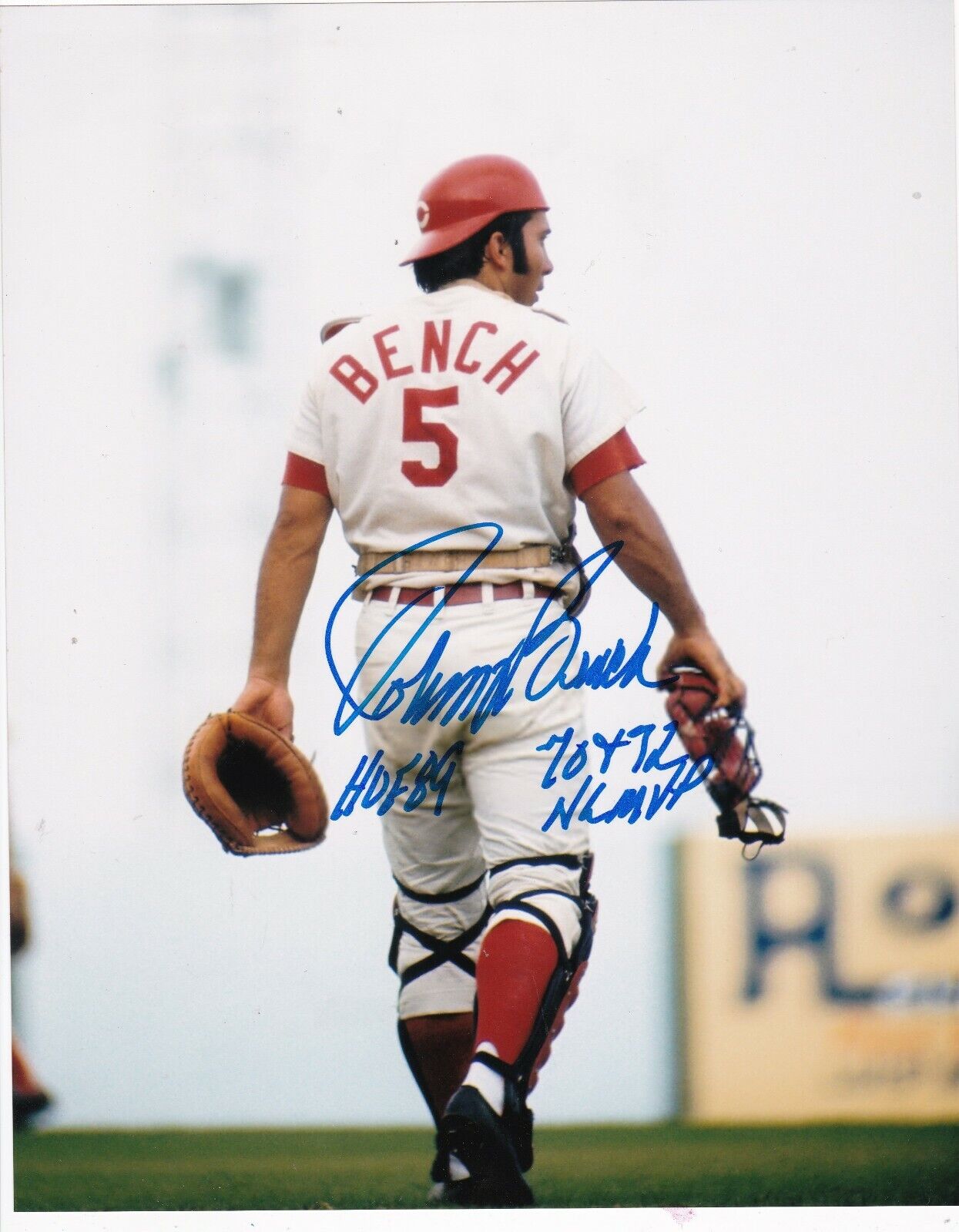 JOHNNY BENCH CINCINNATI REDS HOF 89 / 70,72 NL MVP ACTION SIGNED 8x10