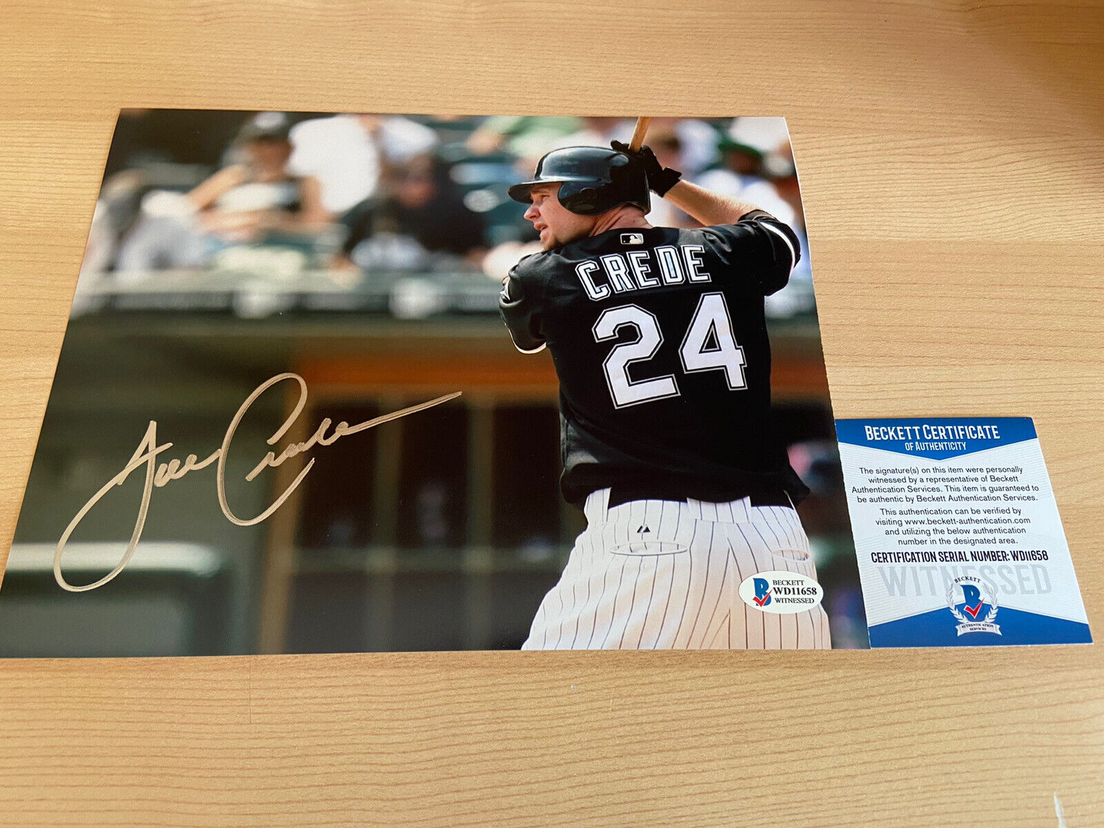 Joe Crede White Soxs World Series 05 Autographed Signed 8X10 Photo Poster painting Beckett COA