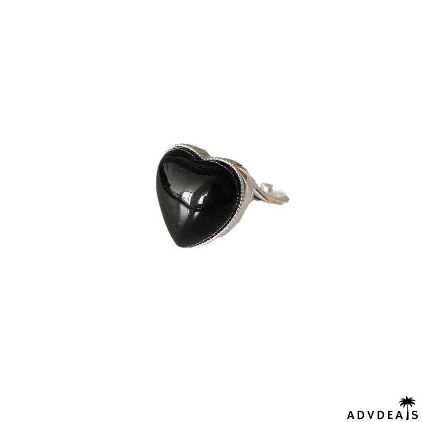 Silver Black Agate Loving Heart Women's Ring – An Elegant and Timeless Design
