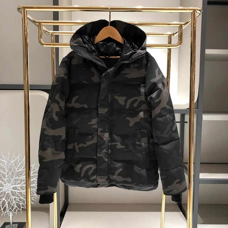 Classic warm and thickened down jacket