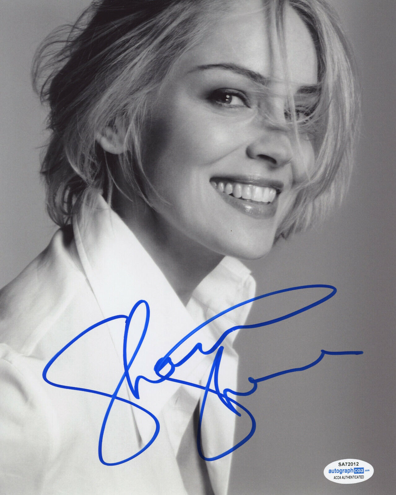 BEAUTIFUL ACTRESS SHARON STONE SIGNED 8x10 Photo Poster painting! BASIC INSTINCT CASINO ACOA COA