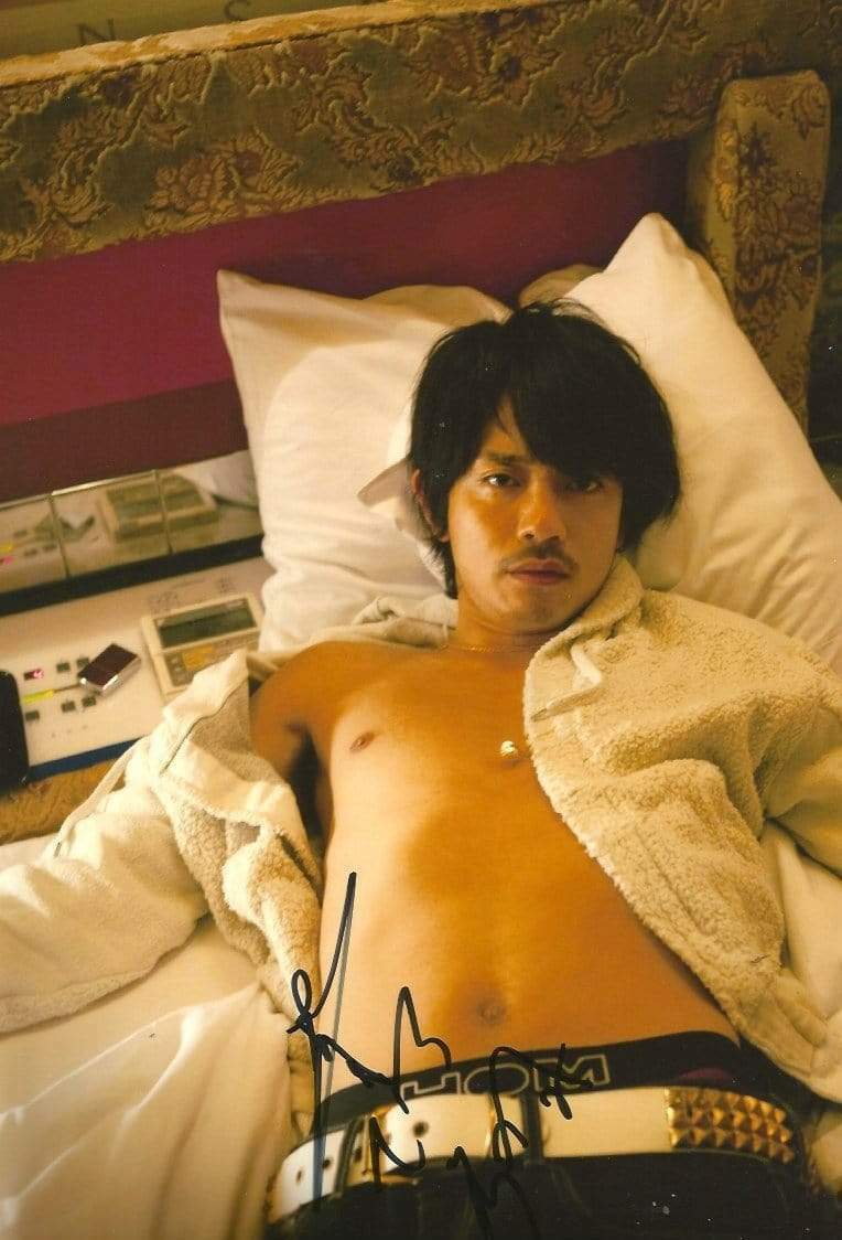 Sho Aoyagi ACTOR autograph, In-Person signed Photo Poster painting