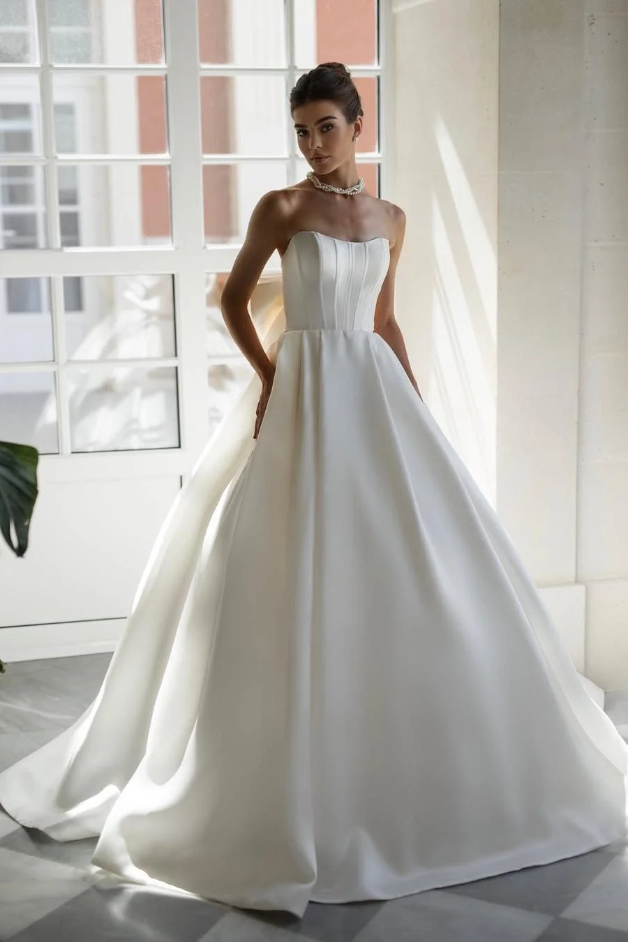 Miabel Exquisite White Satin Sleeveless Strapless Long Pleated Wedding Dress with Bow 