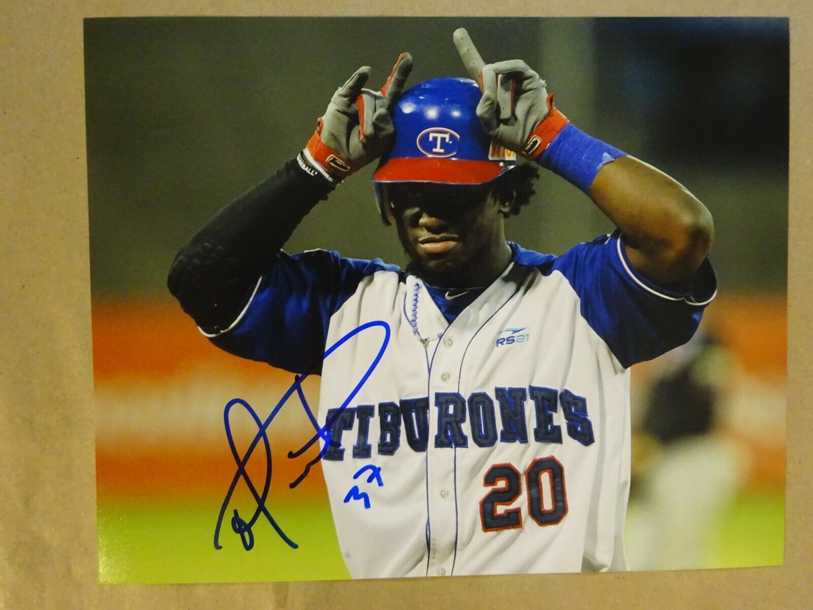 Autographed ODUBEL HERRERA Signed 8x10 Photo Poster paintinggraph Philadelphia Phillies