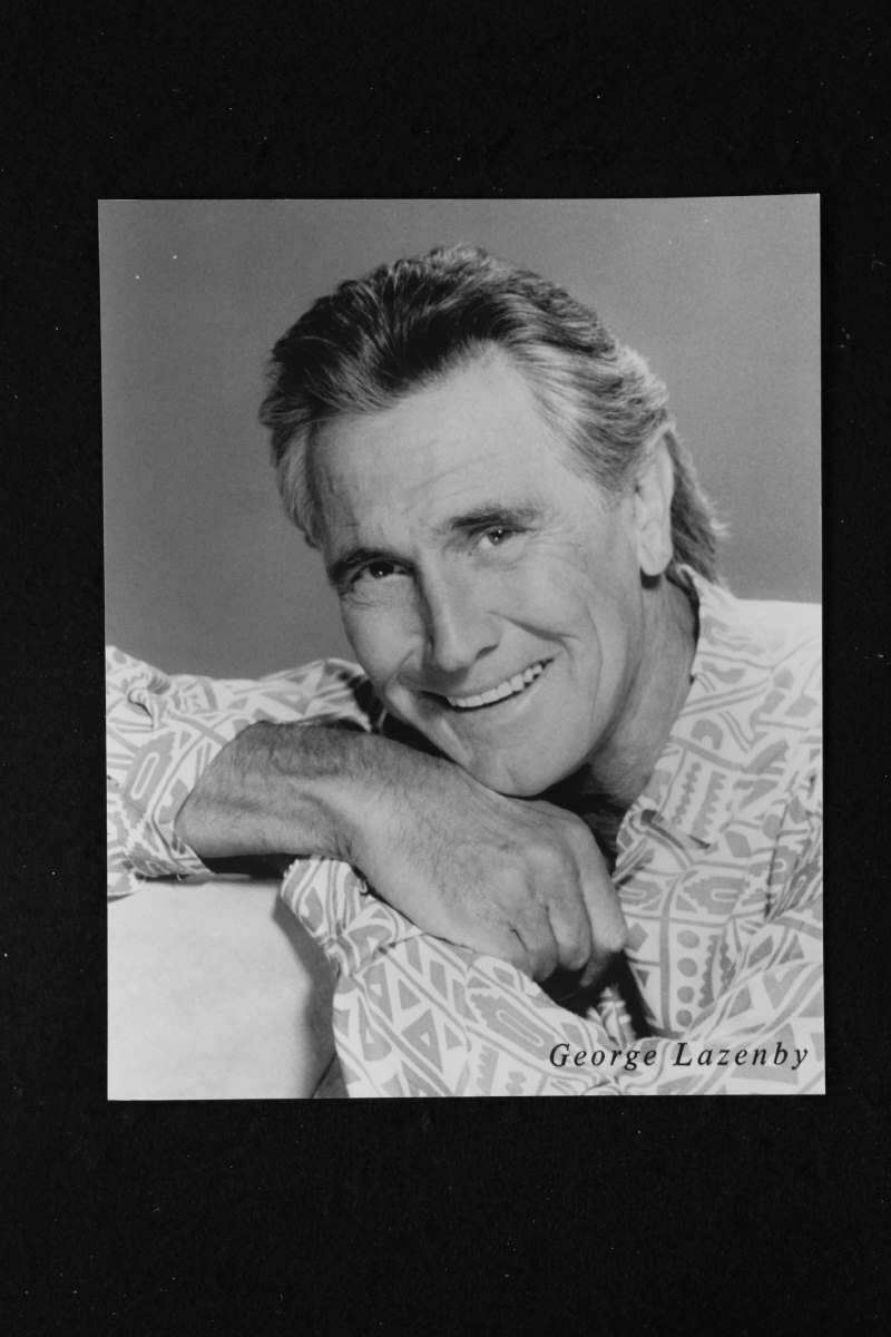 George Lazenby - 8x10 Headshot Photo Poster painting -On Her Majesty's Secret Service James Bond