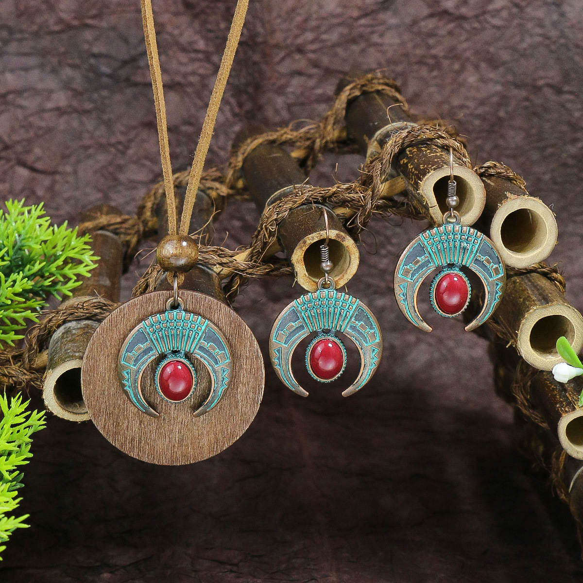 Female Bohemian Crescent Moon Inlaid Turquoise Earrings And Necklace Suit