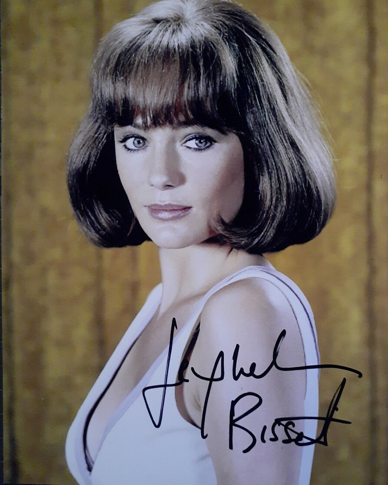 Jacqueline Bisset signed 8x10