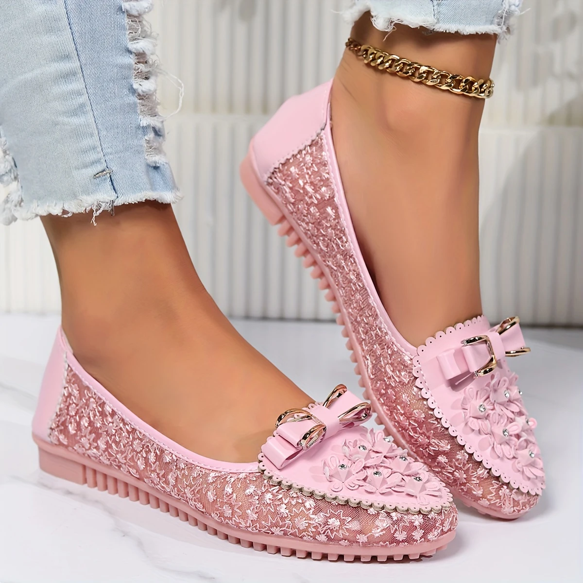 Eleganckie koronkowe sandały na obcasie dla kobiet