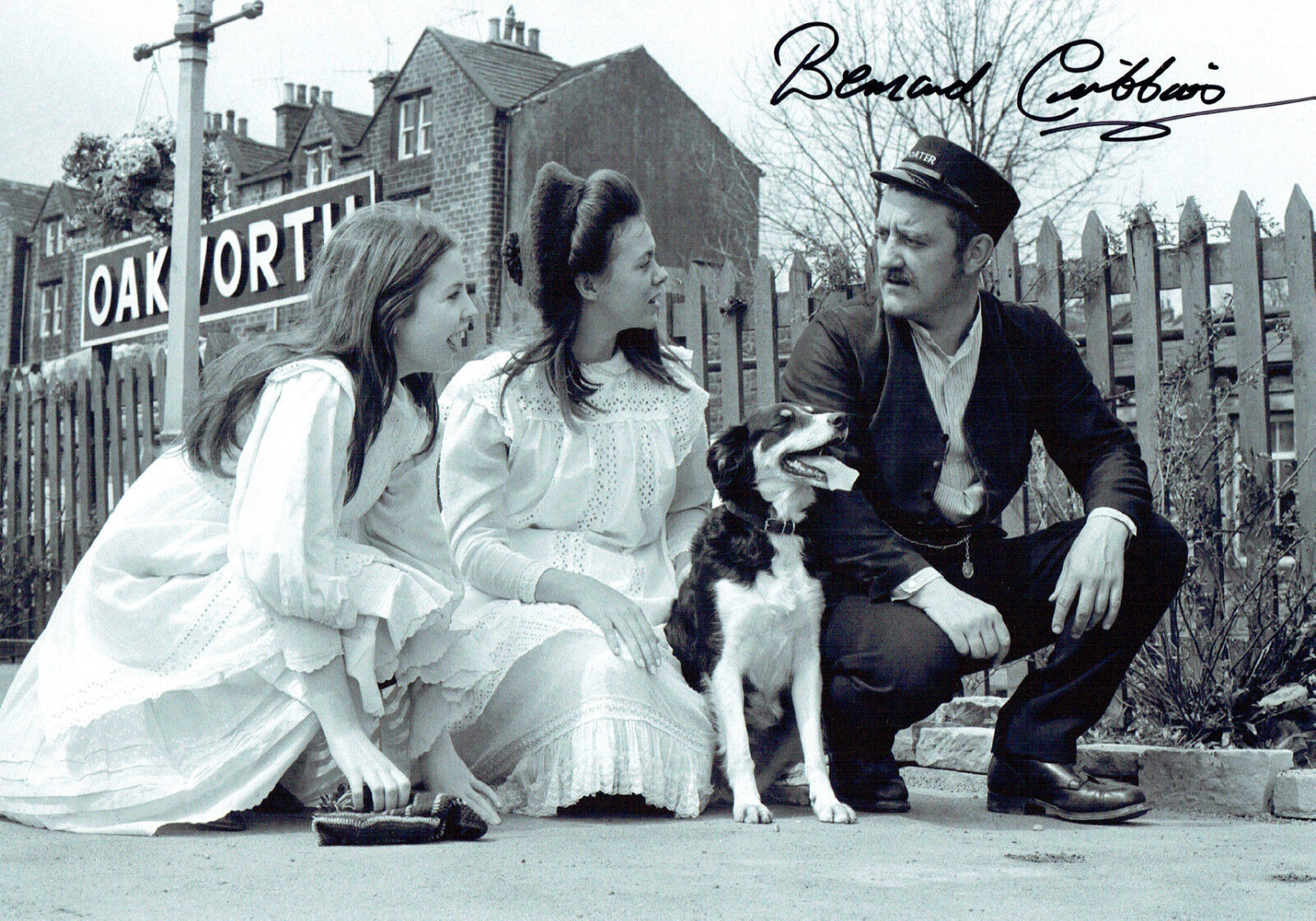 Bernard CRIBBINS SIGNED Autograph Photo Poster painting Card AFTAL COA The Railway CHILDREN