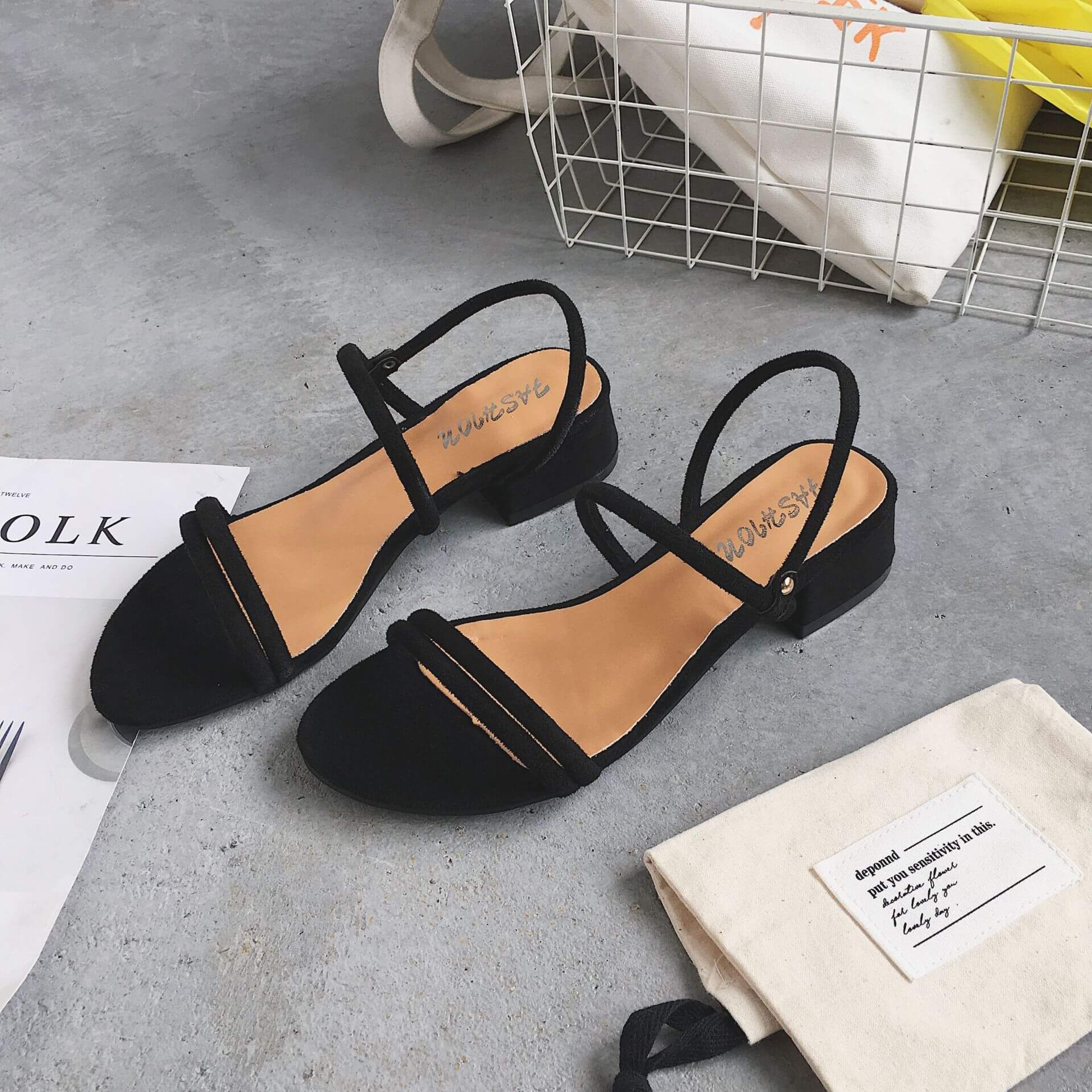 GOOSHOE Simple Style Chunky Heels Square Open Toe Sandals