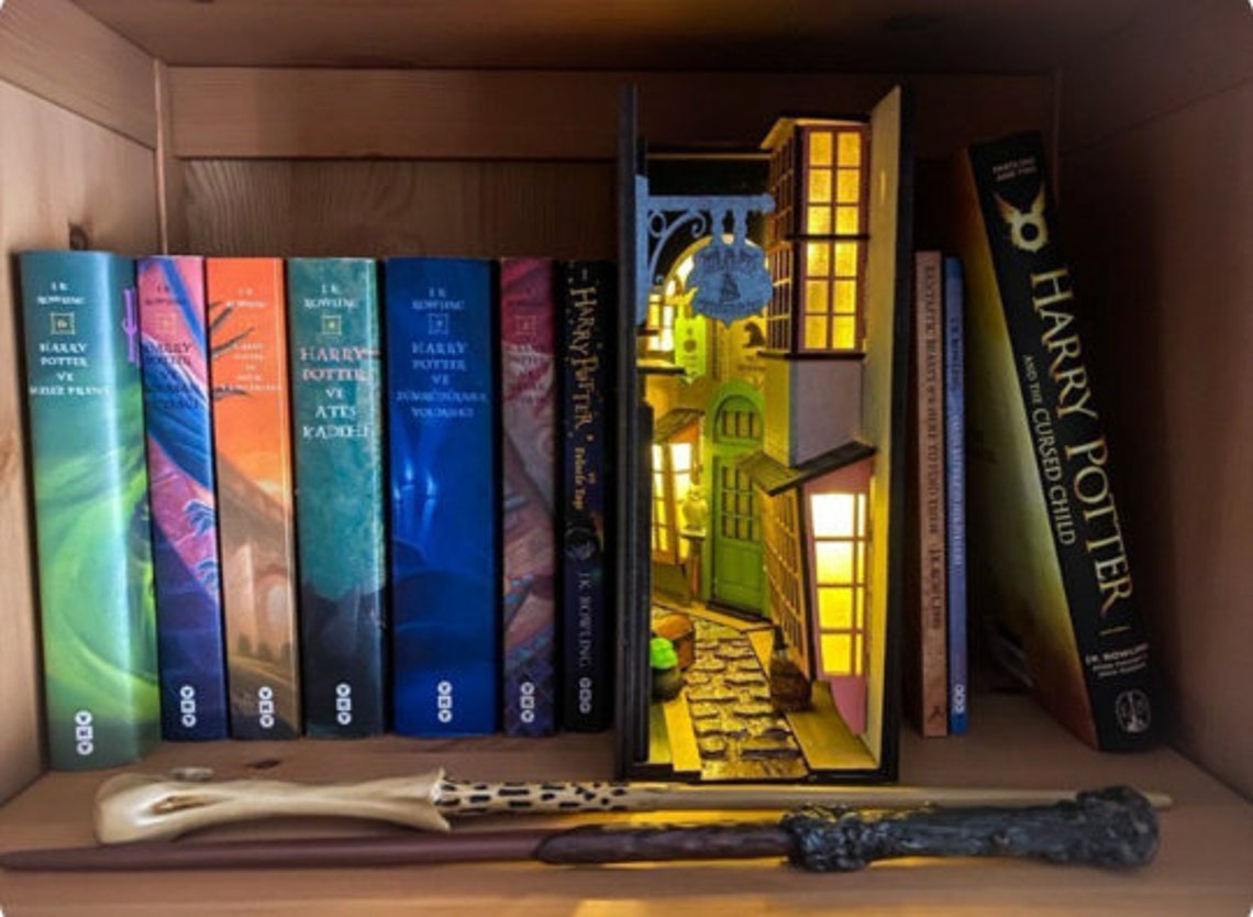 Hot Sale Potter Magical Alleyworld Bookshelf Insert Box