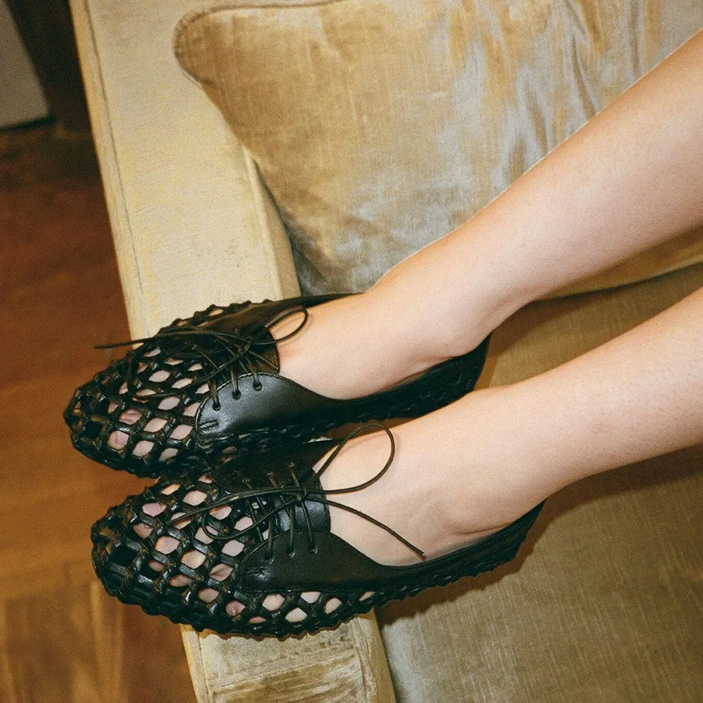 YDN Black Woven Round Toe Cut-Out Lace-Up Flat Shoes for Women
