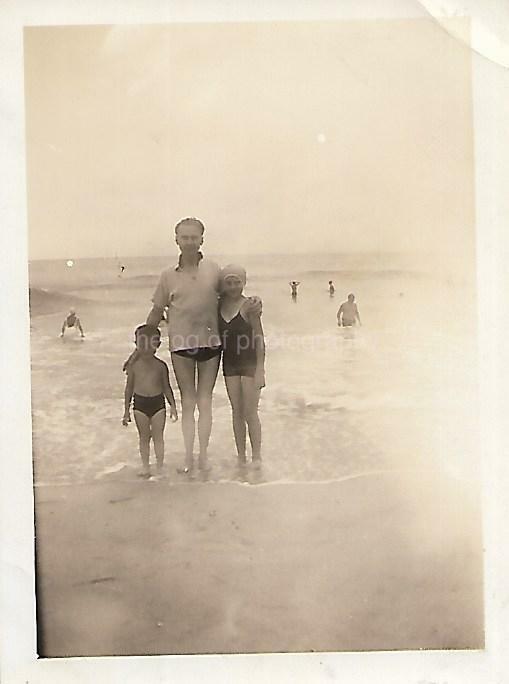 Vintage SMALL FOUND BEACH Photo Poster painting bw SURF PORTRAIT Original Portrait 19 40 ZZZ