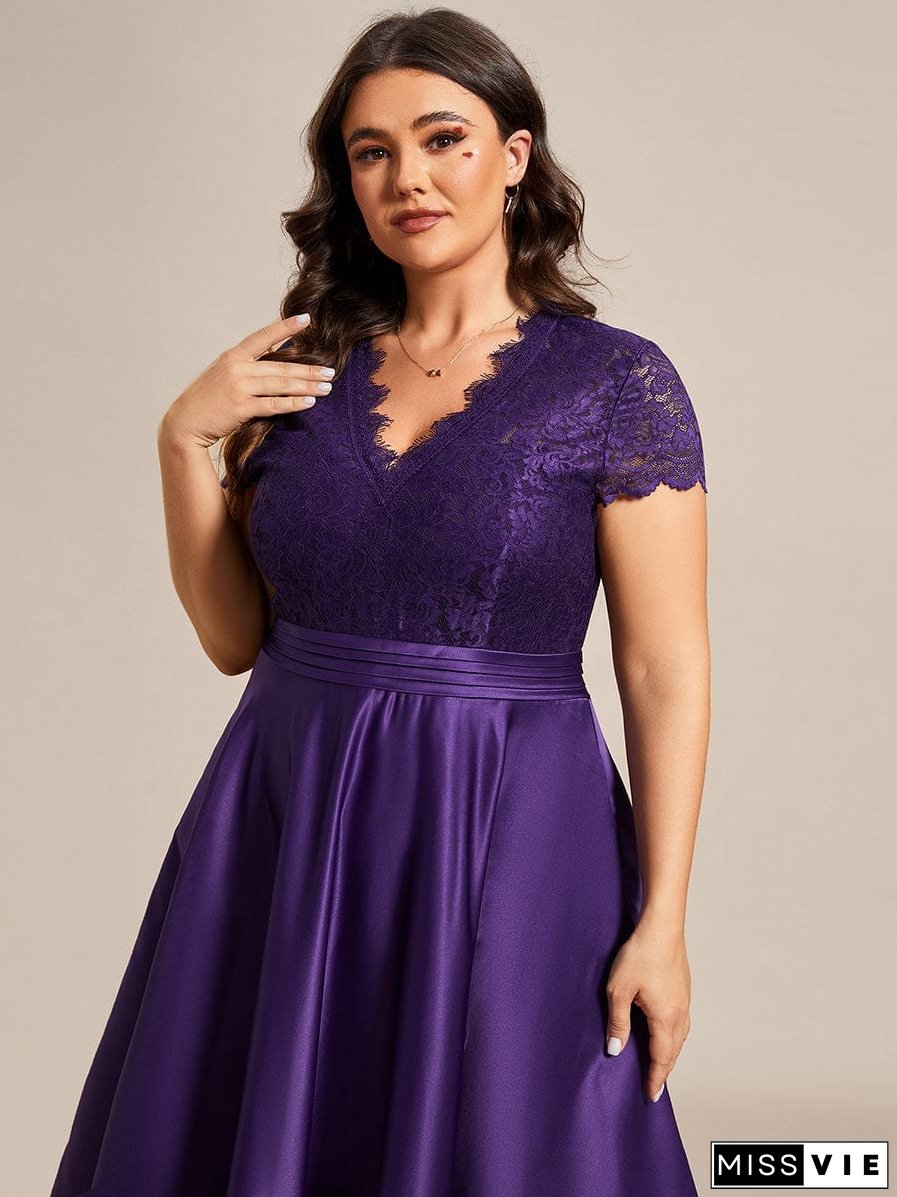 Elegant Plus Size Lace A-line Cocktail Dress with Pockets