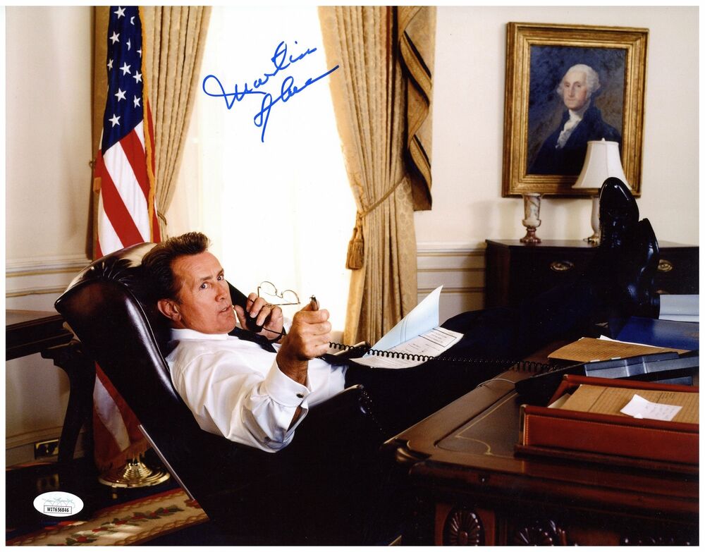 Martin Sheen Signed 11x14 Photo Poster painting The West Wing Jed Autographed