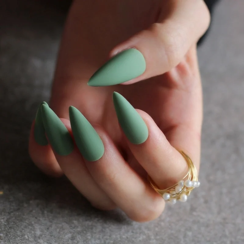 DIY long shiny fake nails INS 10 colors optional Stiletto salon glossy false nails Long almond salon art false nails matte-Nail Inspo