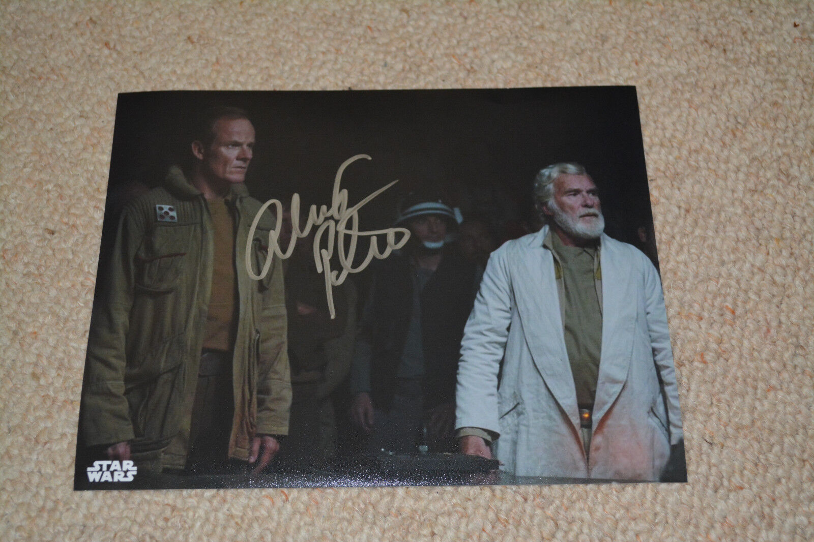 ALISTAIR PETRIE signed autograph 8x10 (20x25 cm) In Person STAR WARS ROGUE ONE