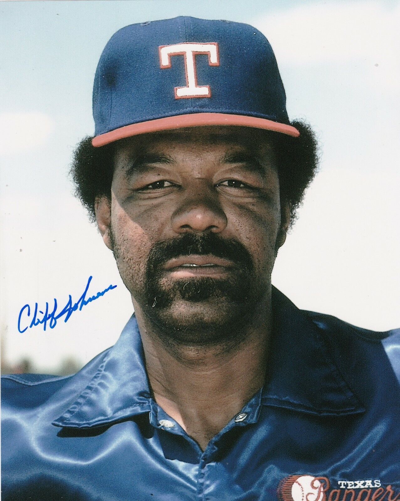 CLIFF JOHNSON TEXAS RANGERS ACTION SIGNED 8x10