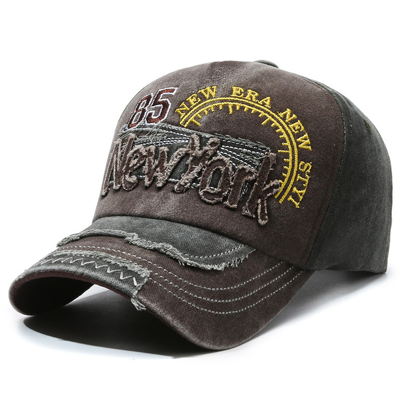 Letter-embroidered baseball cap