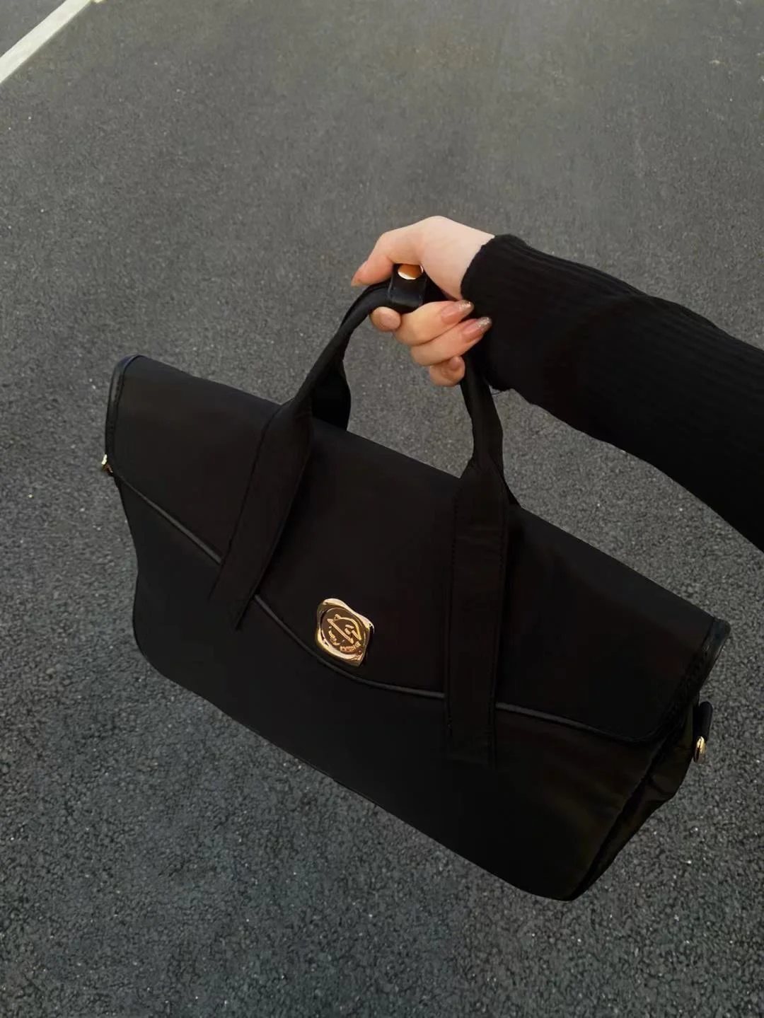 Dark hand large capacity bag