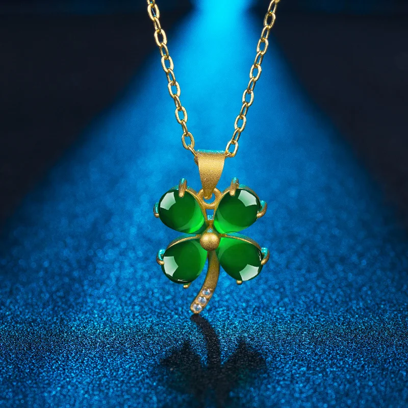 🍀Four Leaf Clovers Necklace Crystals🍀