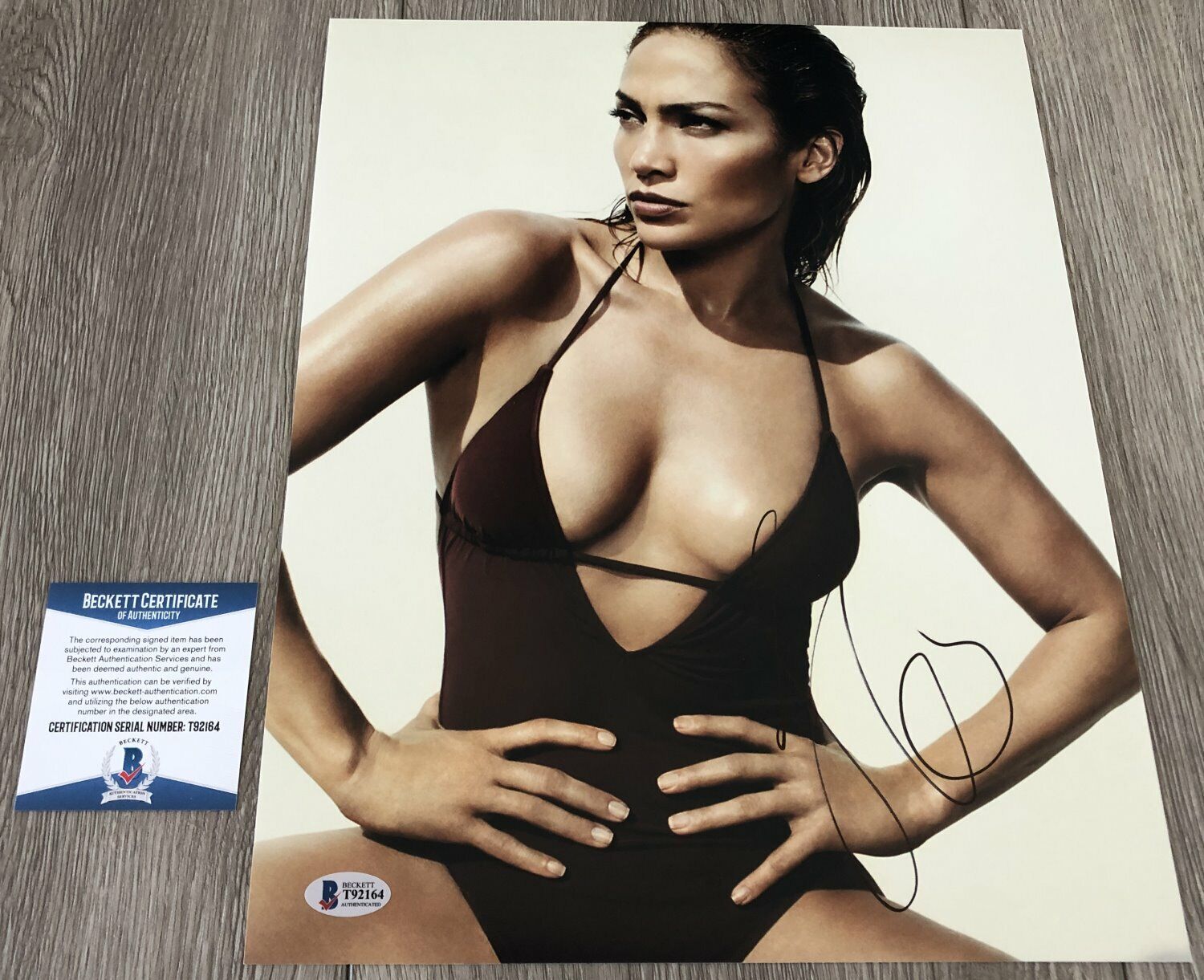 SEXY JENNIFER LOPEZ SIGNED HUSTLERS 11x14 Photo Poster painting w/EXACT PROOF & BECKETT BAS COA