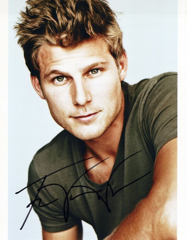 Travis Van Winkle head shot autographed Photo Poster painting signed 8x10 #4