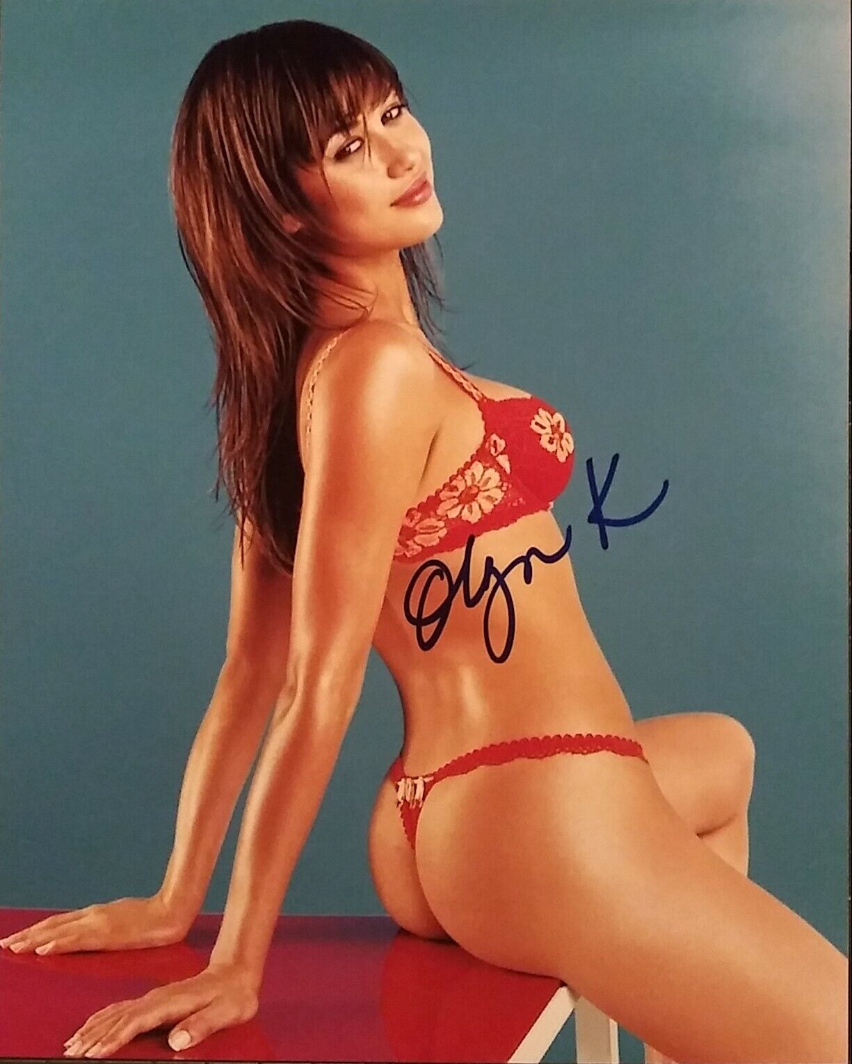 Olga Kurylenko signed 8x10