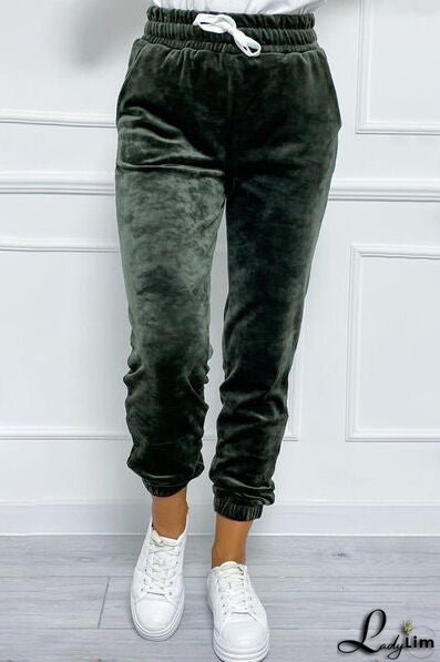 Fashionable and Minimalist garment