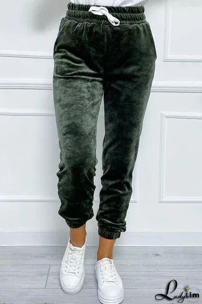 Fashionable and Minimalist garment