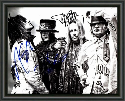 MOTLEY CREW BAND FULLY SIGNED - A4 AUTOGRAPHED Photo Poster painting POSTER -  POSTAGE