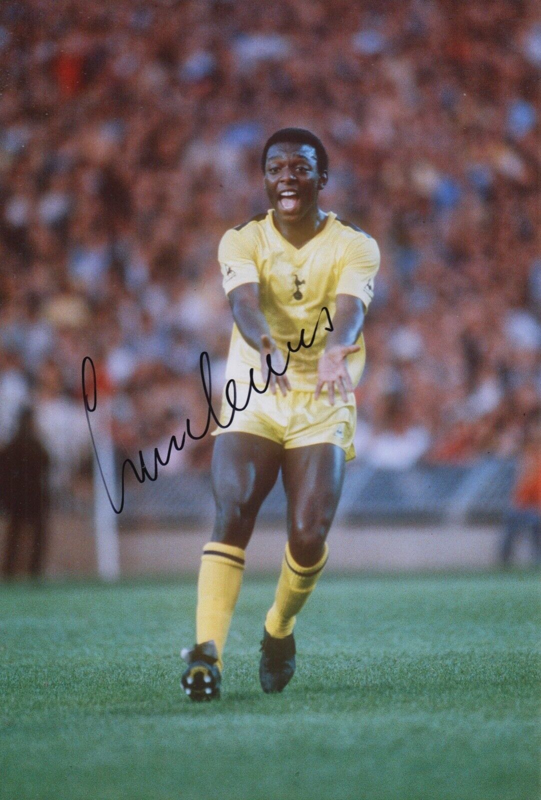 GARTH CROOKS HAND SIGNED 12X8 Photo Poster painting FOOTBALL AUTOGRAPH TOTTENHAM HOTSPUR 4