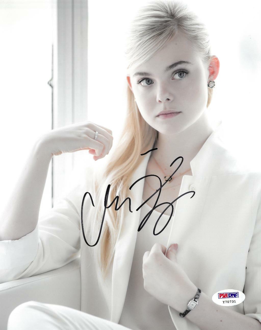 Elle Fanning Signed Authentic Autographed 8x10 Photo Poster painting PSA/DNA #Y70731