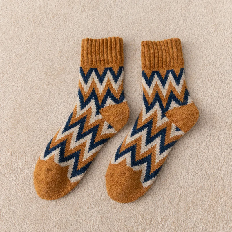 Retro Thickened Warm Terry Wool Men's Mid-Calf Socks