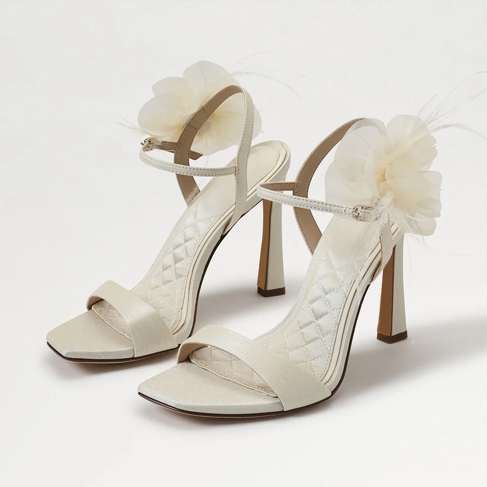 Satin Floral Decor Flared Heel Square Toe Women's Sandals in White