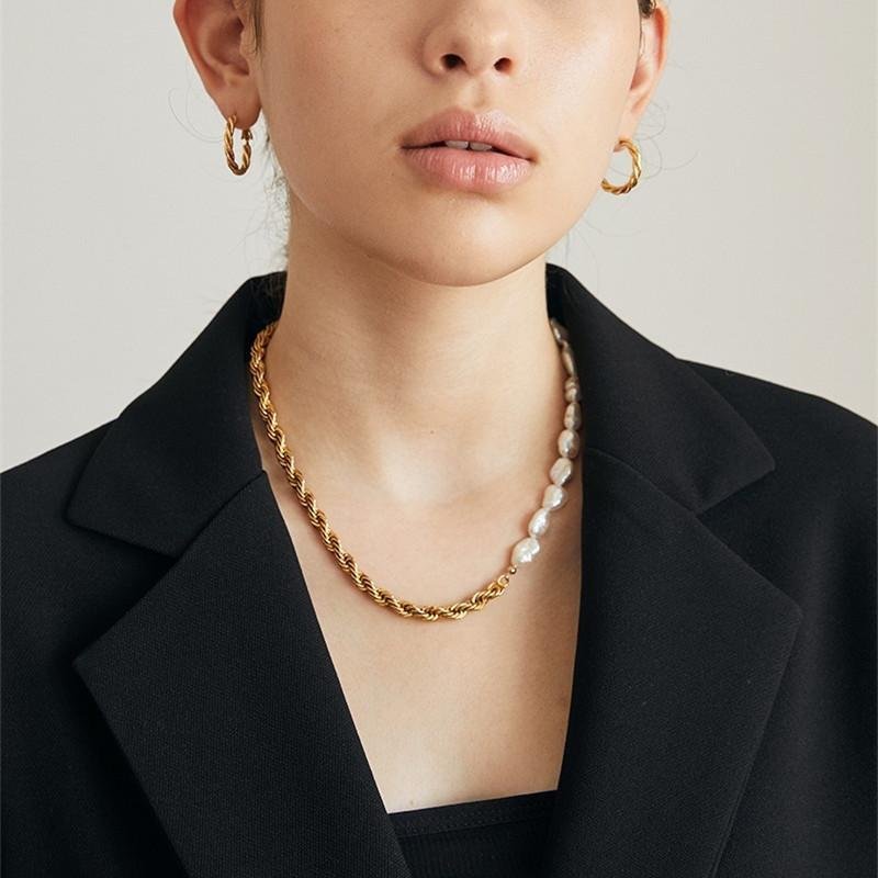 Fashionable metal wind 14K natural pearl twist chain Necklace