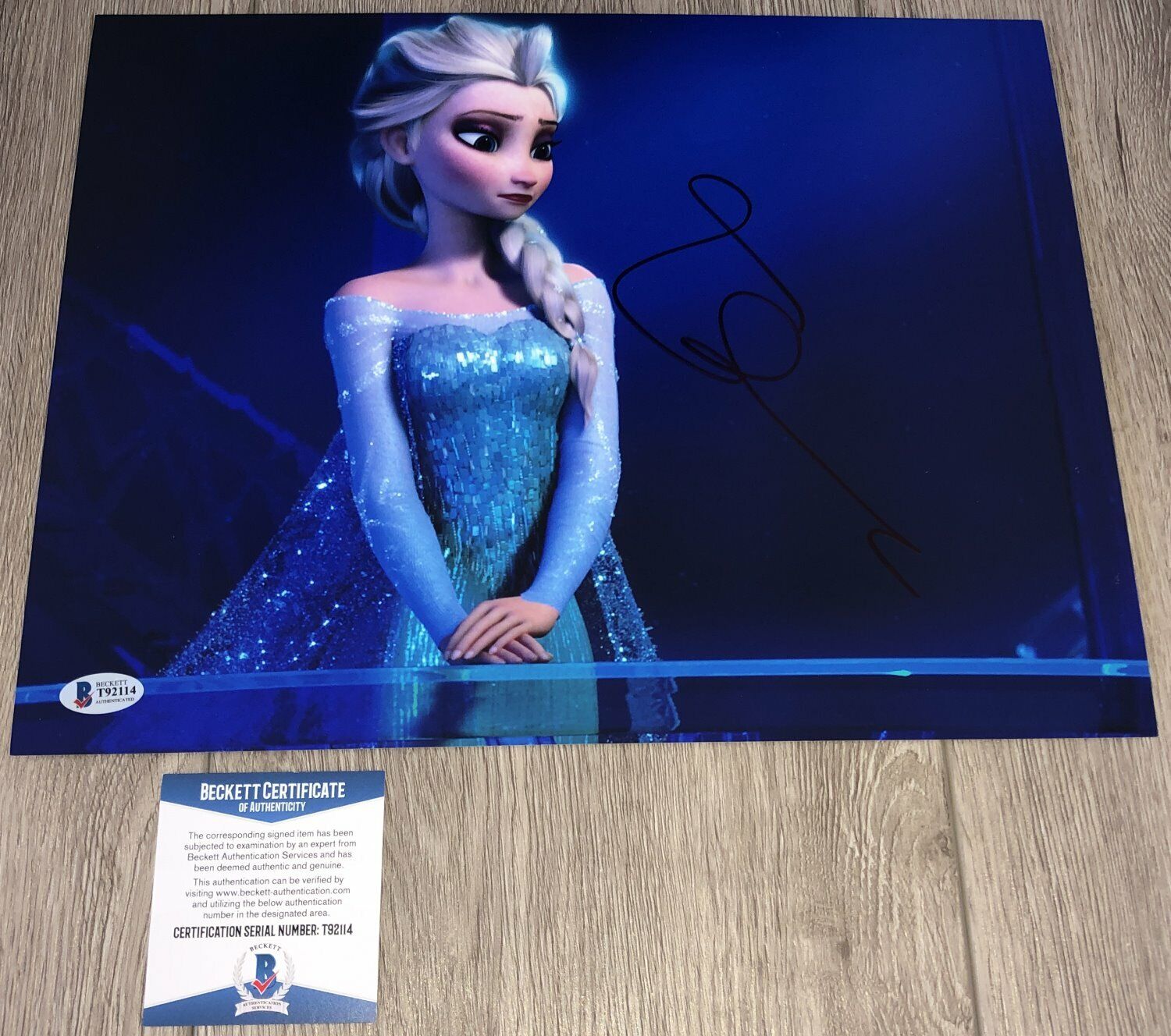 IDINA MENZEL SIGNED FROZEN ELSA WICKED 11x14 Photo Poster painting w/PROOF & BECKETT BAS COA