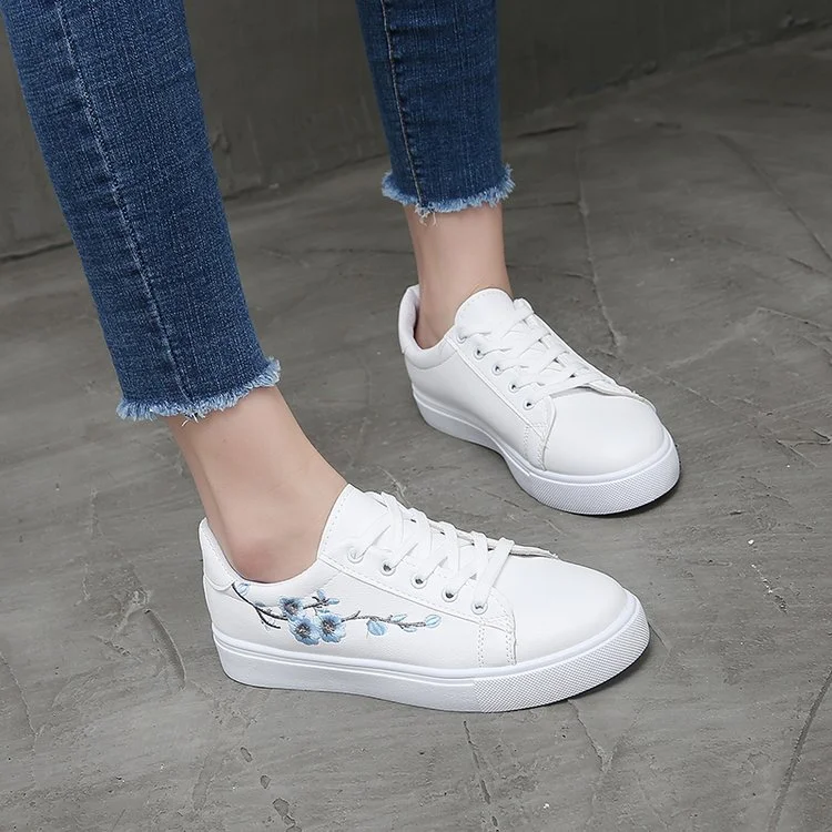 Yyvonne White Shoes Women 2025 Autumn New Flat Plate Shoes Net Red Leisure Anti-Slip Students Embroidered Sports Single Shoes