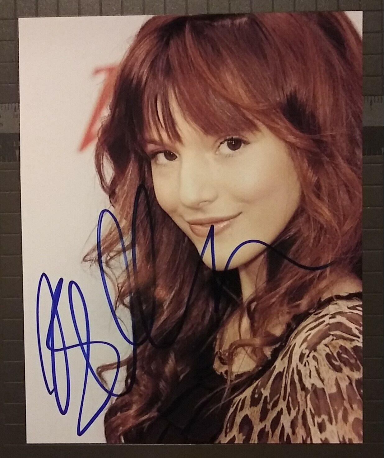 Bella Thorne signed 8x10