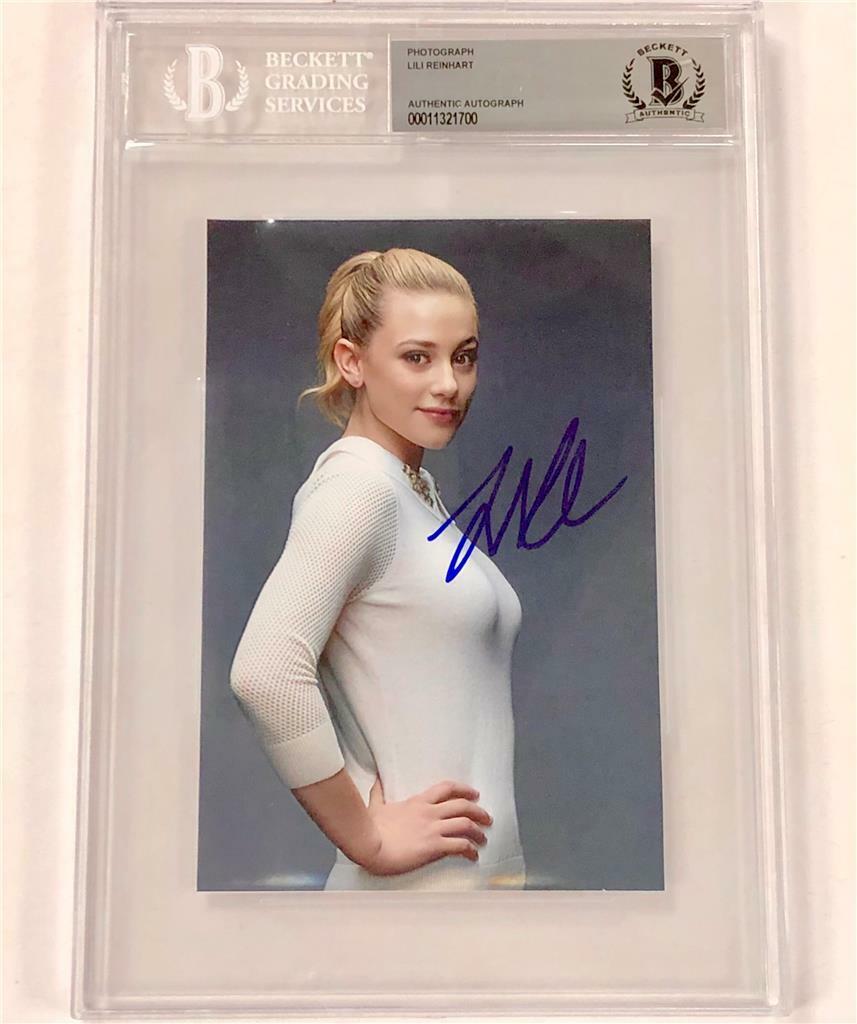 RIVERDALE Actress LILI REINHART Autograph Signed 4x6 Photo Poster painting G ~ Beckett BAS COA