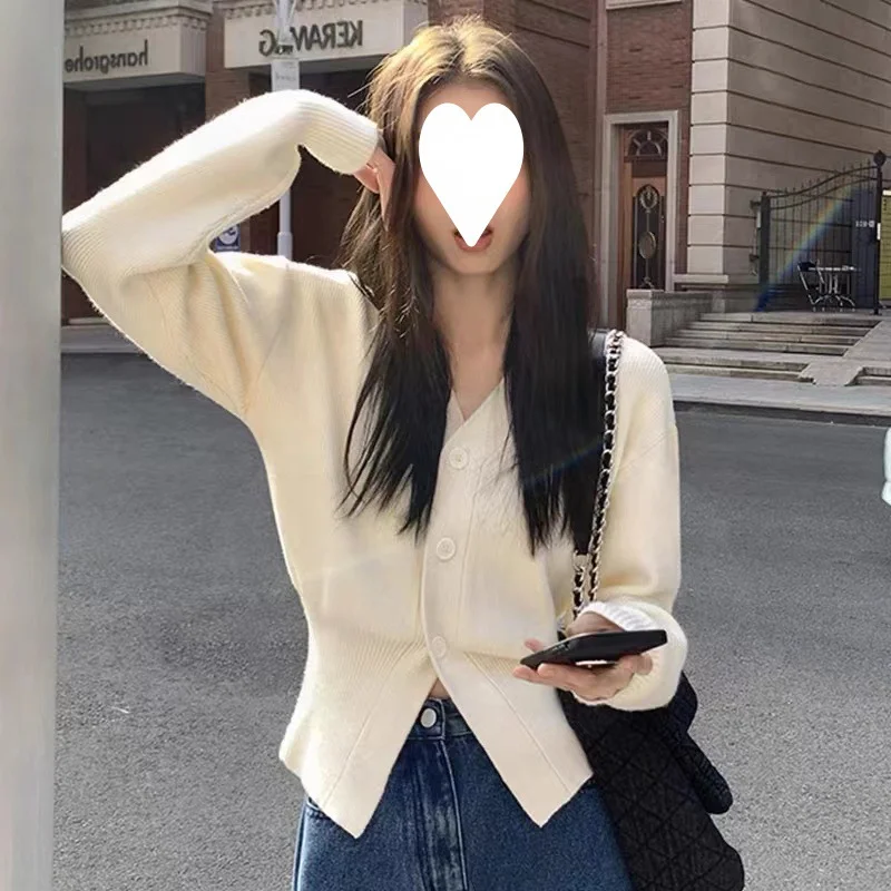 Brownm Brownm Gentle White V-Neck Knitted Cardigan Women's Spring And Autumn High-End Lazy Wind To Collect Short Sweater Jacket Winter