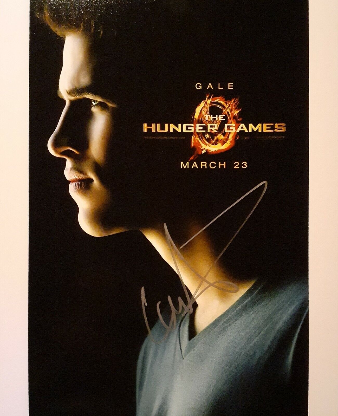 Liam Hemsworth signed 8x10