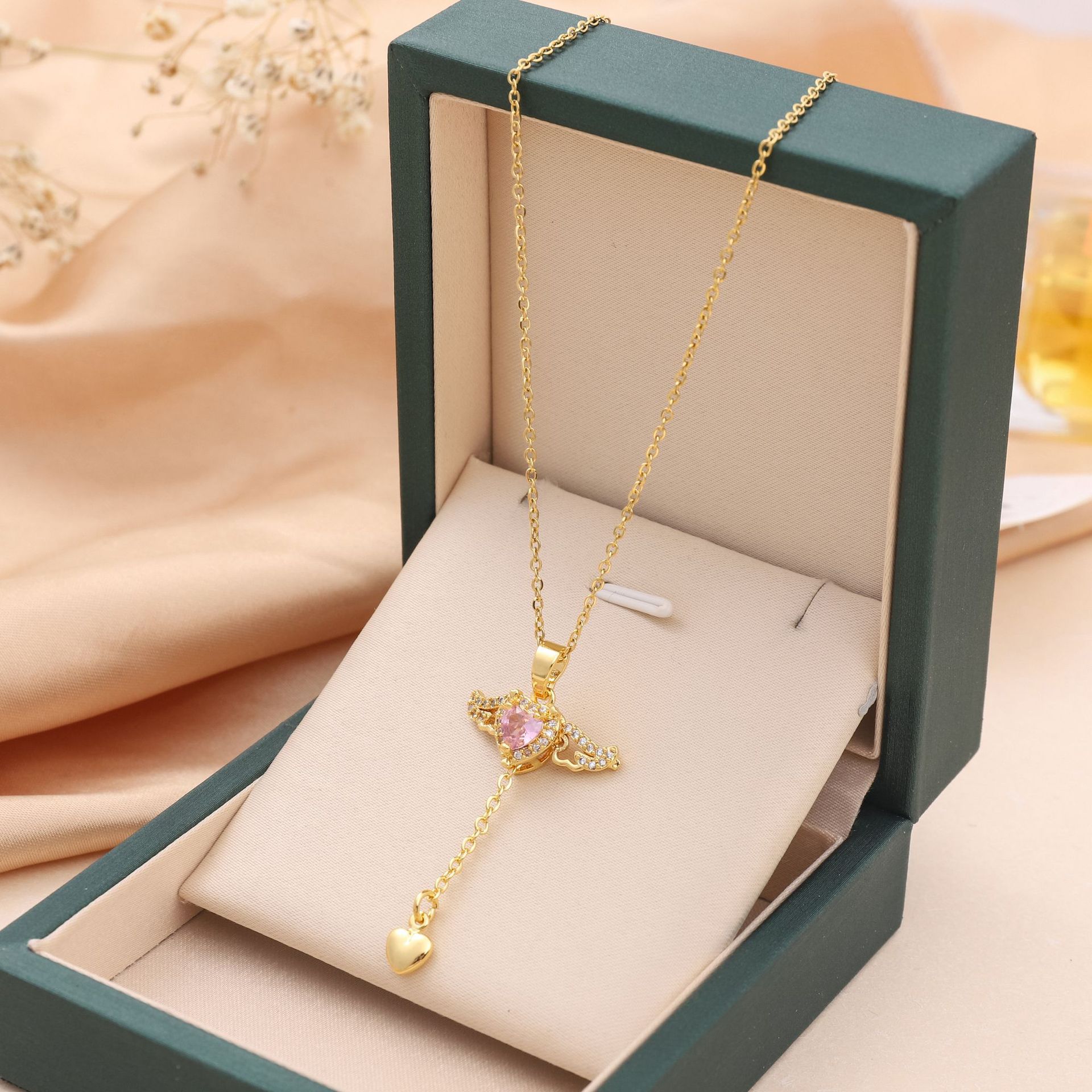 Mature Women Moving Cupid Heart Angel Wings Tassel Necklace With Crystal Clavicle Chain Jewelry